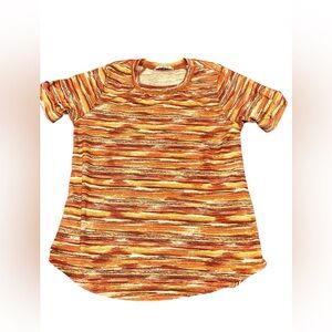 ♥️Nouvida Waffle Weave Tee in Orange, Red, Tan & White Size Small Cuffed Sleeves